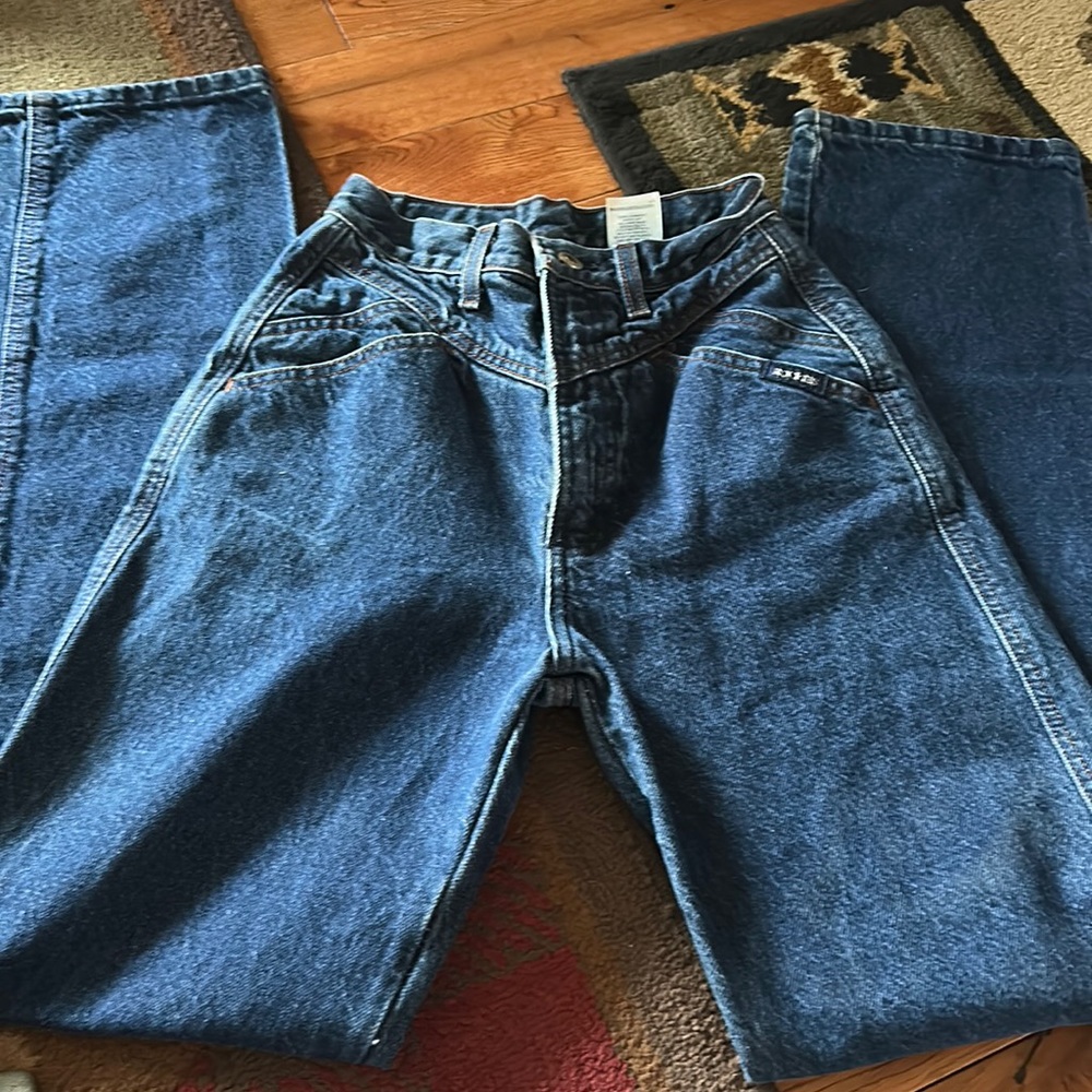 Newer size 26/3  inseam M. Non smoking house.